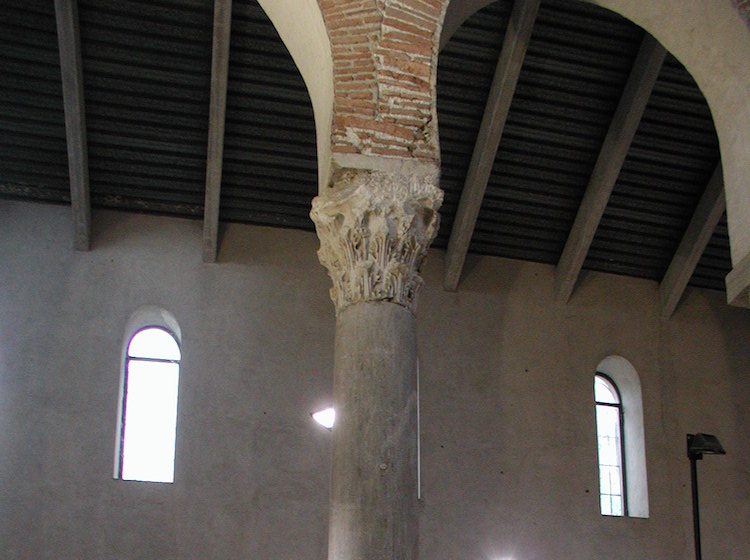   Particolari dello stile romanico
