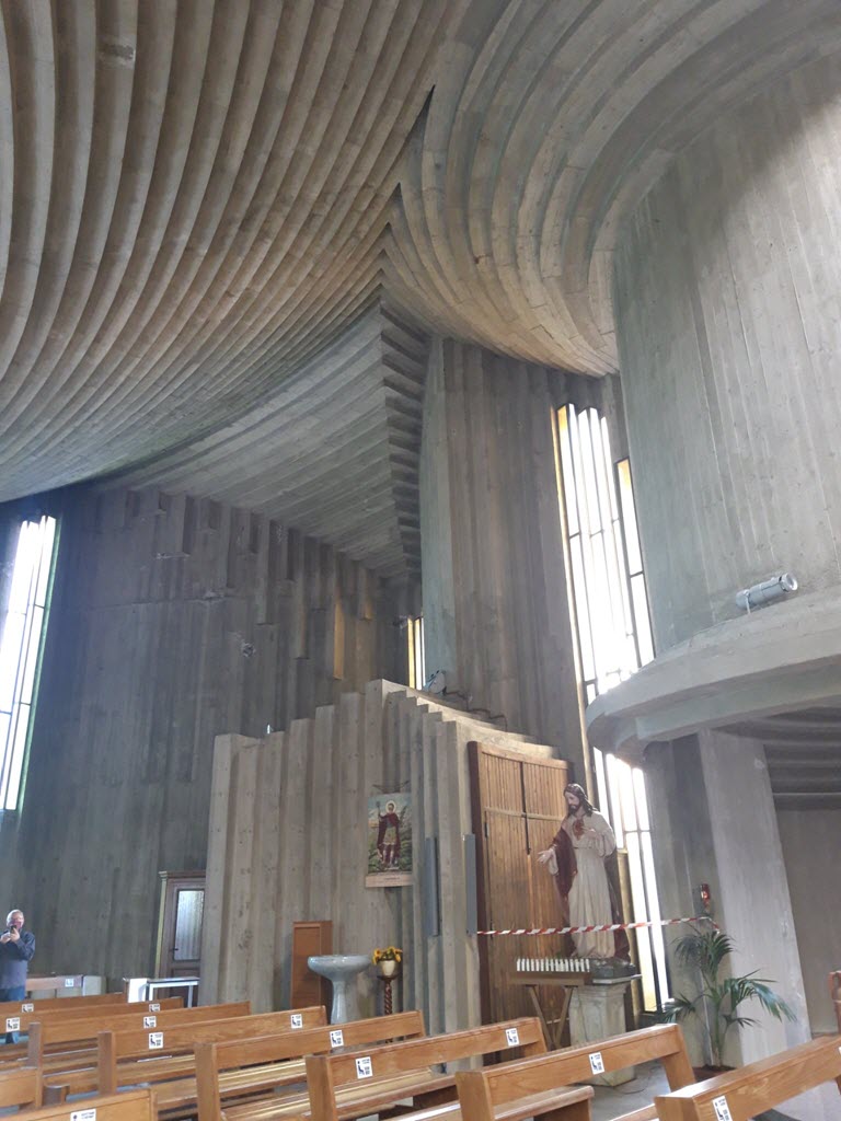   Le geometrie curve della struttura
