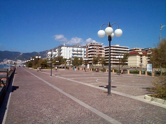   Viale del Lungomare
